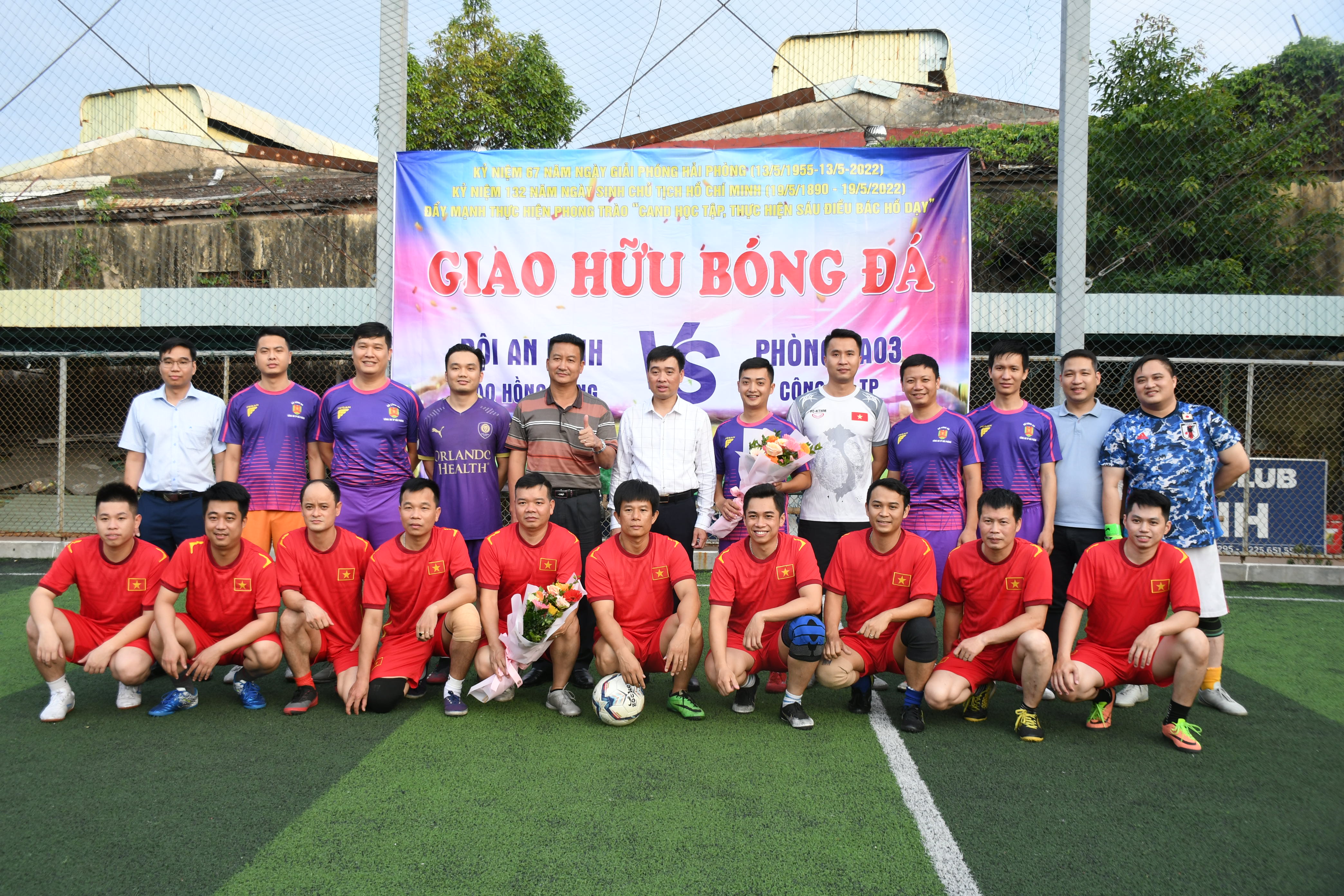 Phòng An ninh chính trị nội bộ và Công an quận Hồng Bàng: Giao hữu bóng đá kỷ niệm Ngày sinh Bác Hồ